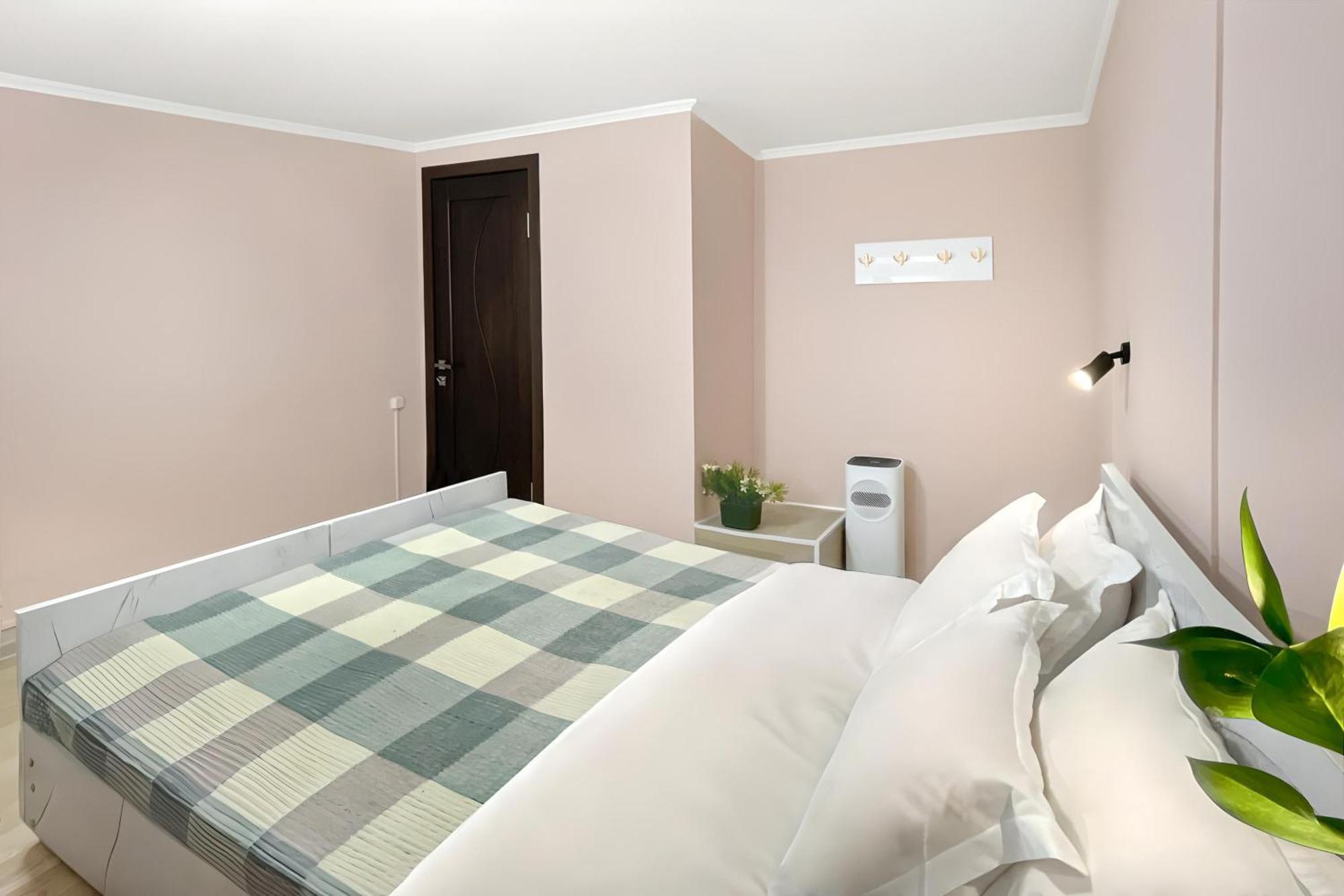 Guesthouse Liliia Каракол Екстериор снимка